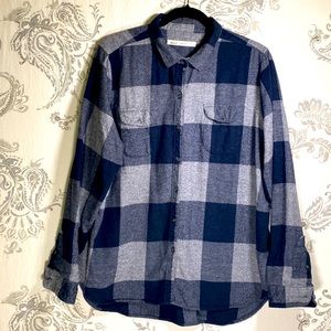 Woolrich flannel Plaid Shirt XL Gray‎ and navy blue 
Button-up Top
